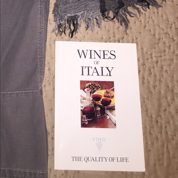 🍷WINES OF ITALY Book - Picture 5 of 5